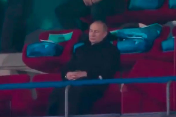 Владимир Путин на открытии Олимпиады закрыл глаза во время прохода сборной Украины