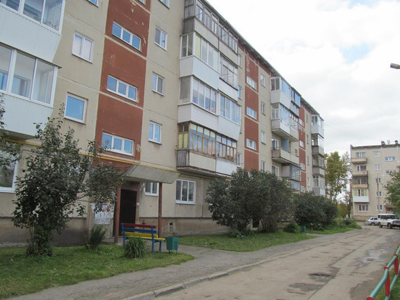 Мужчина организовал у себя в квартире в Каменске-Уральском наркопритон, радушно встречая всех желающих принимать, колоться и нюхать