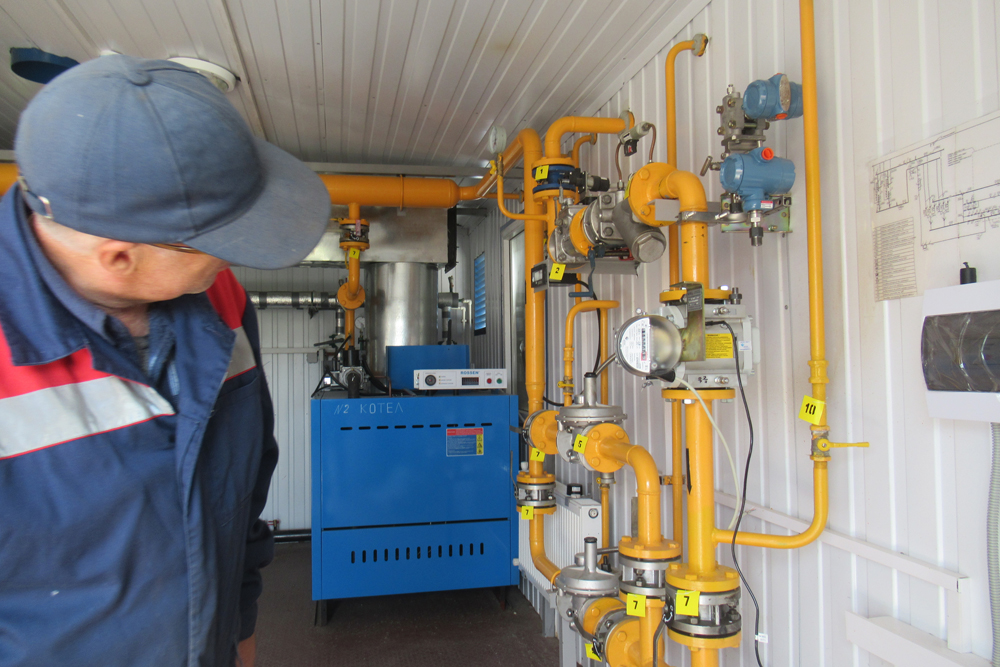 В Олимпийском поселке Каменска-Уральского стирают белье и принимают ванны: сюда вернули горячую воду — она идет сюда по новому сценарию