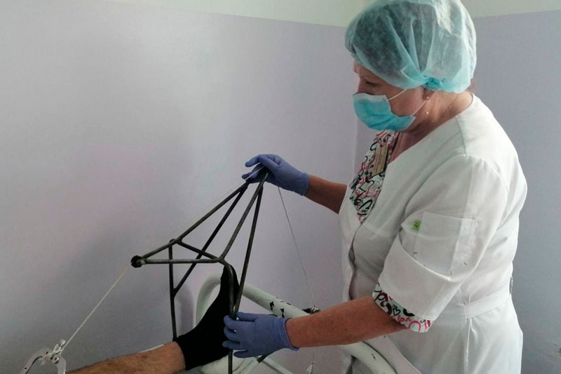 «Главное — вернуть пациента к его прежней жизни». Кто, кого и как лечит в отделении травматологии каменской горбольницы