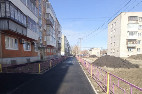 Первая дворовая локация, ремонтируемая в рамках комфортной среды, меняется на глазах