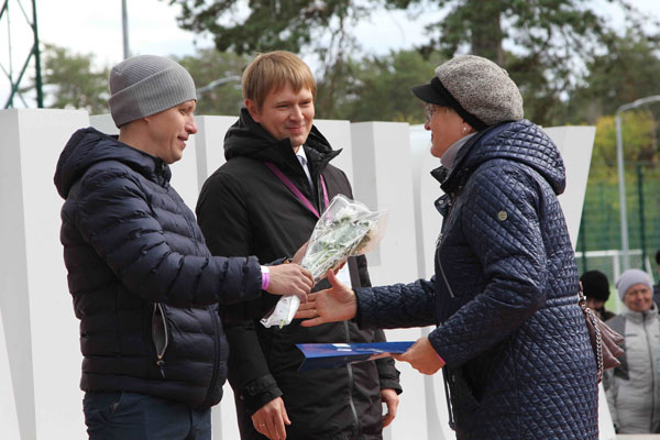 «Сплав опыта, амбиций, юмора и традиций». Коллектив КУЛЗа принимал поздравления с Днем машиностроителя на площадке в парке «Космос»