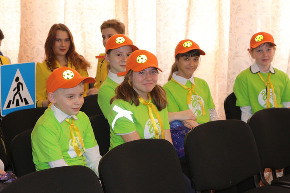 «Мы сможем сделать дороги Каменска-Уральского безопасными»: ЮИДовцы старательно учились соблюдать ПДД и боролись за выход в финальный слет