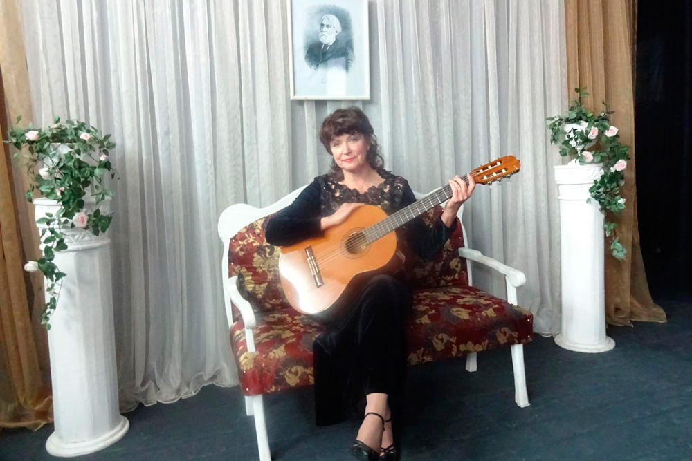 Звенели и струны, и голоса: как в Каменске-Уральском отмечали 200-летие Ивана Тургенева — отвечали на вопросы викторины, созерцали выставку