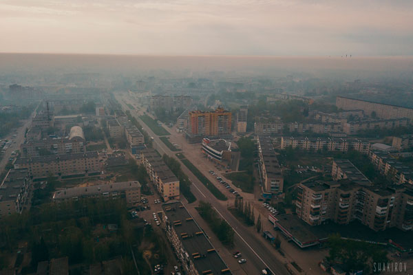 Каменцев, которые вот уже несколько дней наблюдают в городе смог, успокоили: это ветер приносит дым из Зауралья, где полыхают леса...