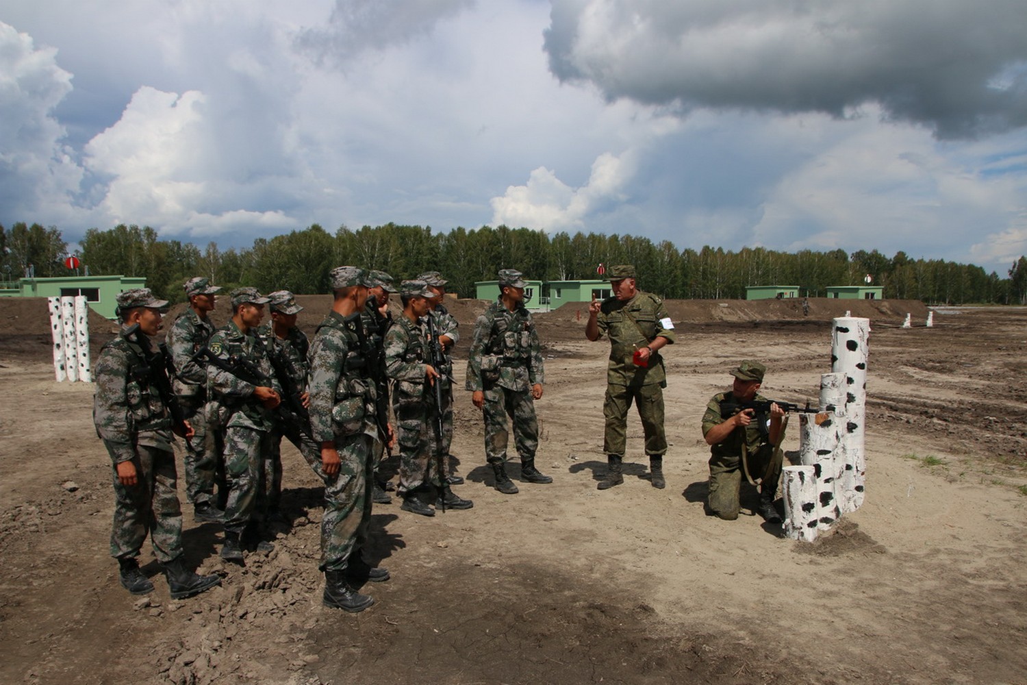 Власти РФ могут обязать выходцев из Средней Азии служить в армии