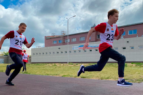 Бегали, прыгали, сгибались. Для детей работников «Русал» в корпоративном лагере дневного пребывания в Каменске прошел фестиваль ГТО