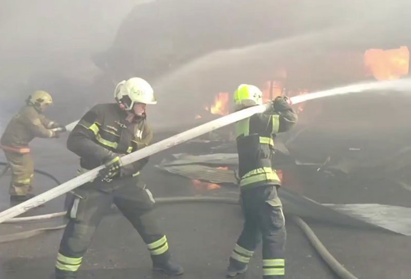 Пожар в Первоуральске 14 февраля: в садовом доме есть пострадавший | В Первоуральске при пожаре в подвале садового дома пострадал человек