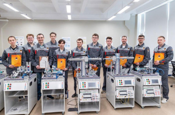 СинТЗ: Впервые соревновались мехатроники СинТЗ: Впервые соревновались мехатроники