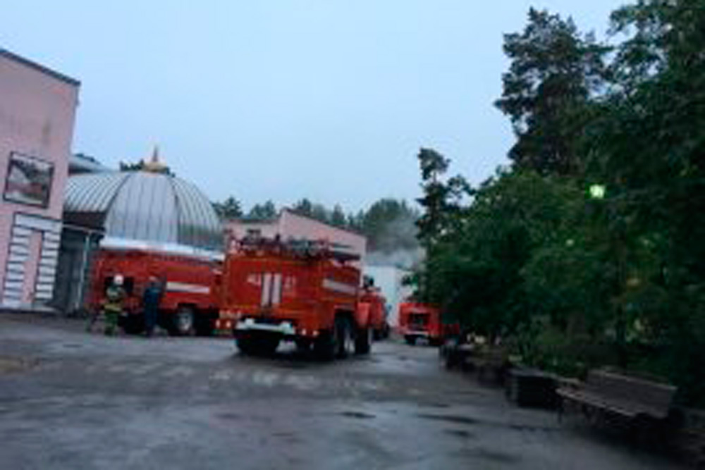 Утром в Каменске-Уральском вспыхнула сауна, а из профилактория эвакуировали 13 человек, в т.ч. шестерых детей. Обошлось без пострадавших