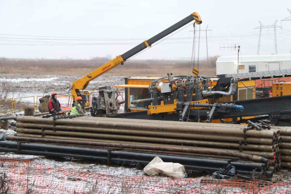 Строительство магистрального водопровода в Тюмени: дюкеры, бурение и надёжность водоснабжения | В Тюмени строят новый водопровод под рекой и трассой