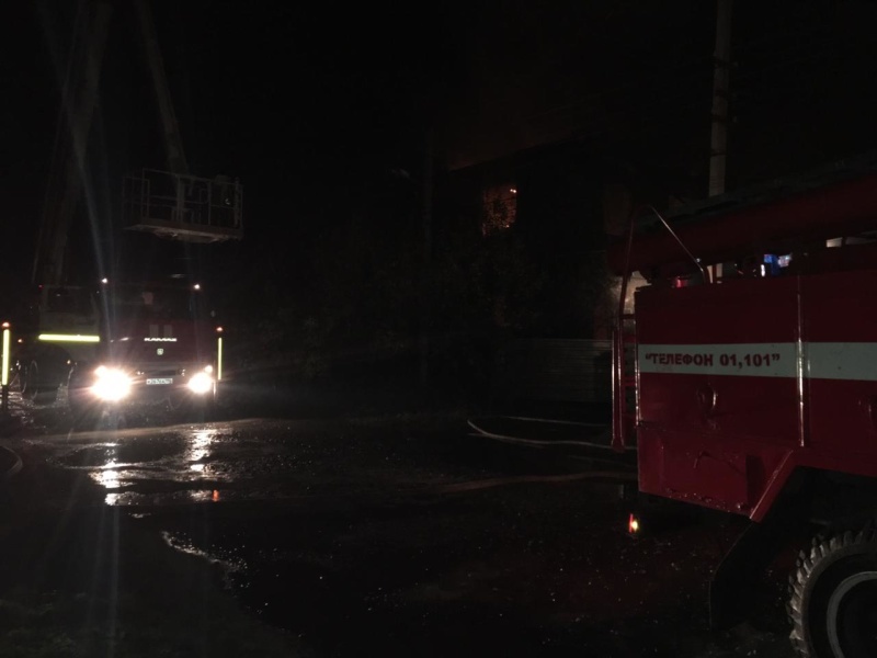 Накануне вечером в селе под Каменском-Уральским горели частный жилой дом и насосная станция