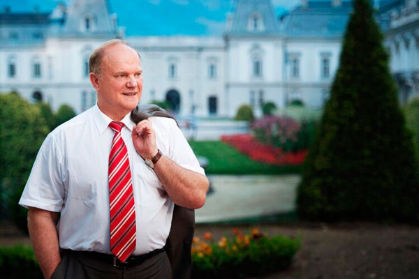 Зюганов потребовал вернуть долги пенсионерам. «У нас денег — куры не клюют»