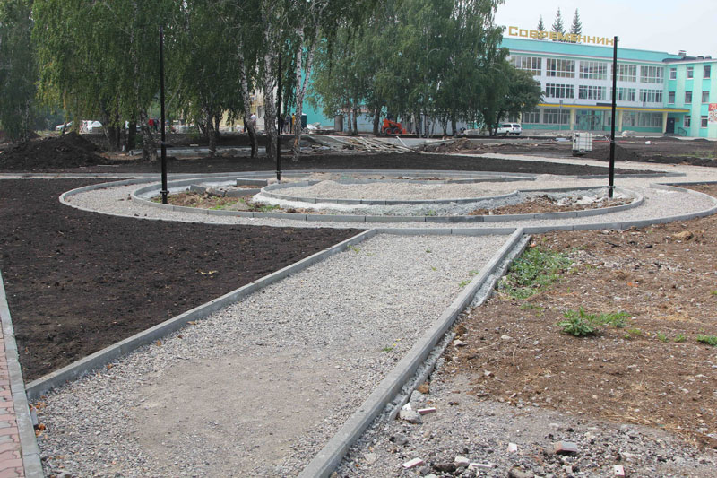 Пространство у ДК «Современник» преображается: власти рассказывают, как идет освоение 43 млн рублей на благоустройстве важной территоии