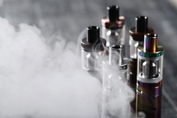 «Шарики детям... и яд»: каменцы борются с магазинами, где продают детям курительные смеси | В Каменске-Уральском жители борются с продажей детям сигарет и вейпов