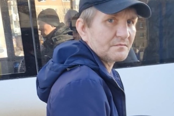 Мужчина в автобусе в Каменске прилюдно занимался онанизмом. Полиция: «Любителя показывать свой «карандаш» ищут наши сотрудники»