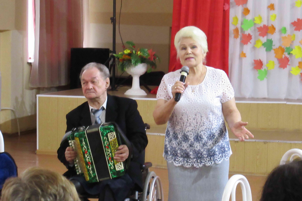 Творческий сезон в ДК «Юность» открылся праздником «Золотая осень», после которого ветеранов культуры позвали на закрытую встречу...