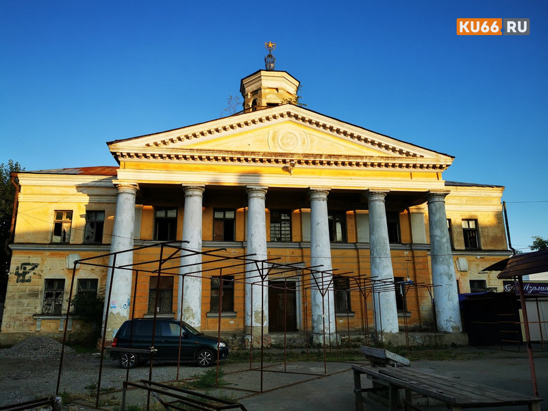 Компания «Добролюб» из Каменска оштрафована на 200 тыс. руб. за стройку, из-за которой мог пострадать местный ДК Железнодорожников