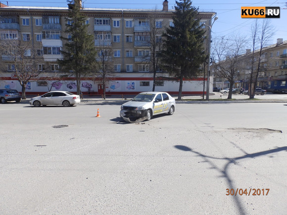 В Каменске-Уральском произошло первое в этом году ДТП с участием мотоцикла. Водитель скрылся