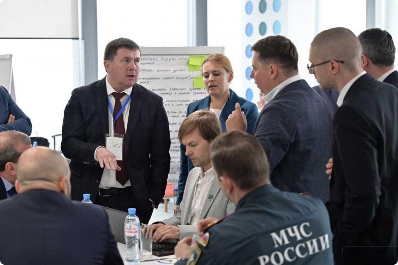 Свердловский губернатор отменил режим повышенной готовности