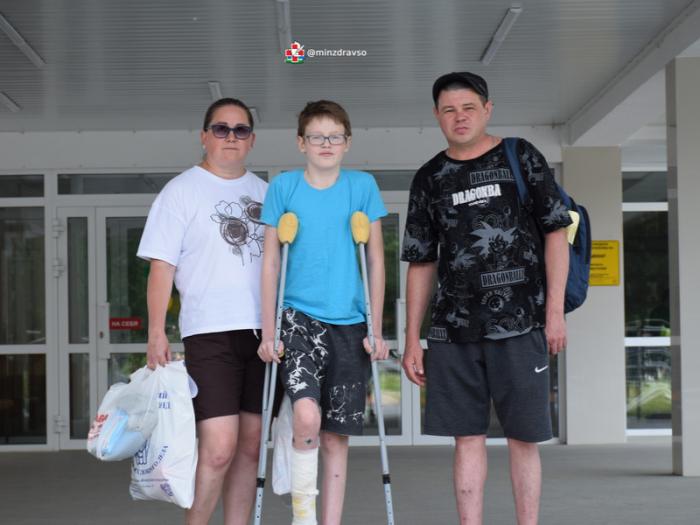 На подростка в Свердловской области рухнула каменная глыба — мальчик чудом выжил | Подростка придавило камнем в Свердловской области