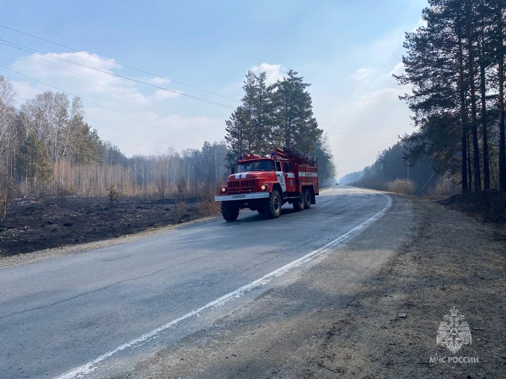 Заслуженный спасатель России назвал возможные причины природных пожаров