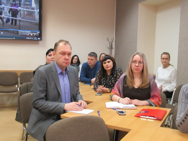 Чиновники, санитарные врачи и прокурор Каменска-Уральского в мэрии говорили о снюсах. Школьник: «Имейте совесть»