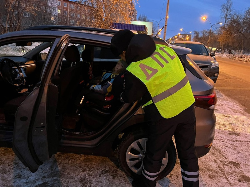 В Каменске-Уральском за два часа выявили шестерых нарушителей правил перевозки детей