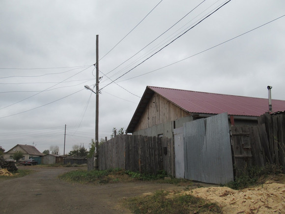 Красная Звезда засияет фонарями: поселок в Каменске-Уральском, «утопавший» во мраке, наконец-то решили осветить — работы идут полным ходом!
