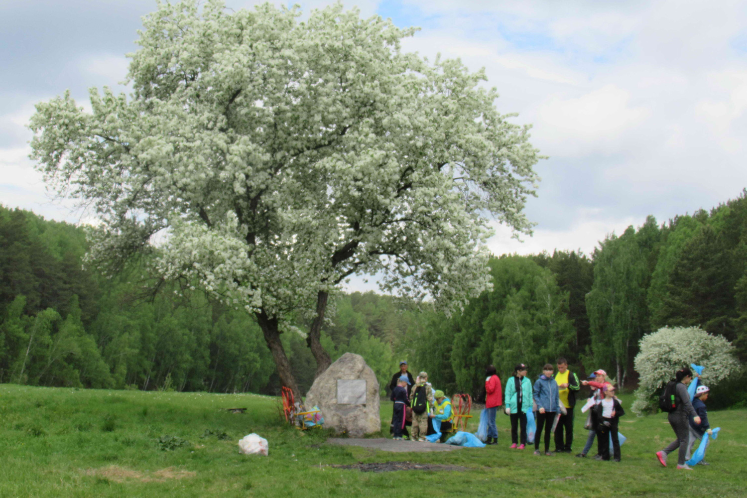 Воскресенье — спортивный и экологичный день: пешеходов и велосипедистов приглашают на Каменскую прогулку и заодно прибрать окрестности