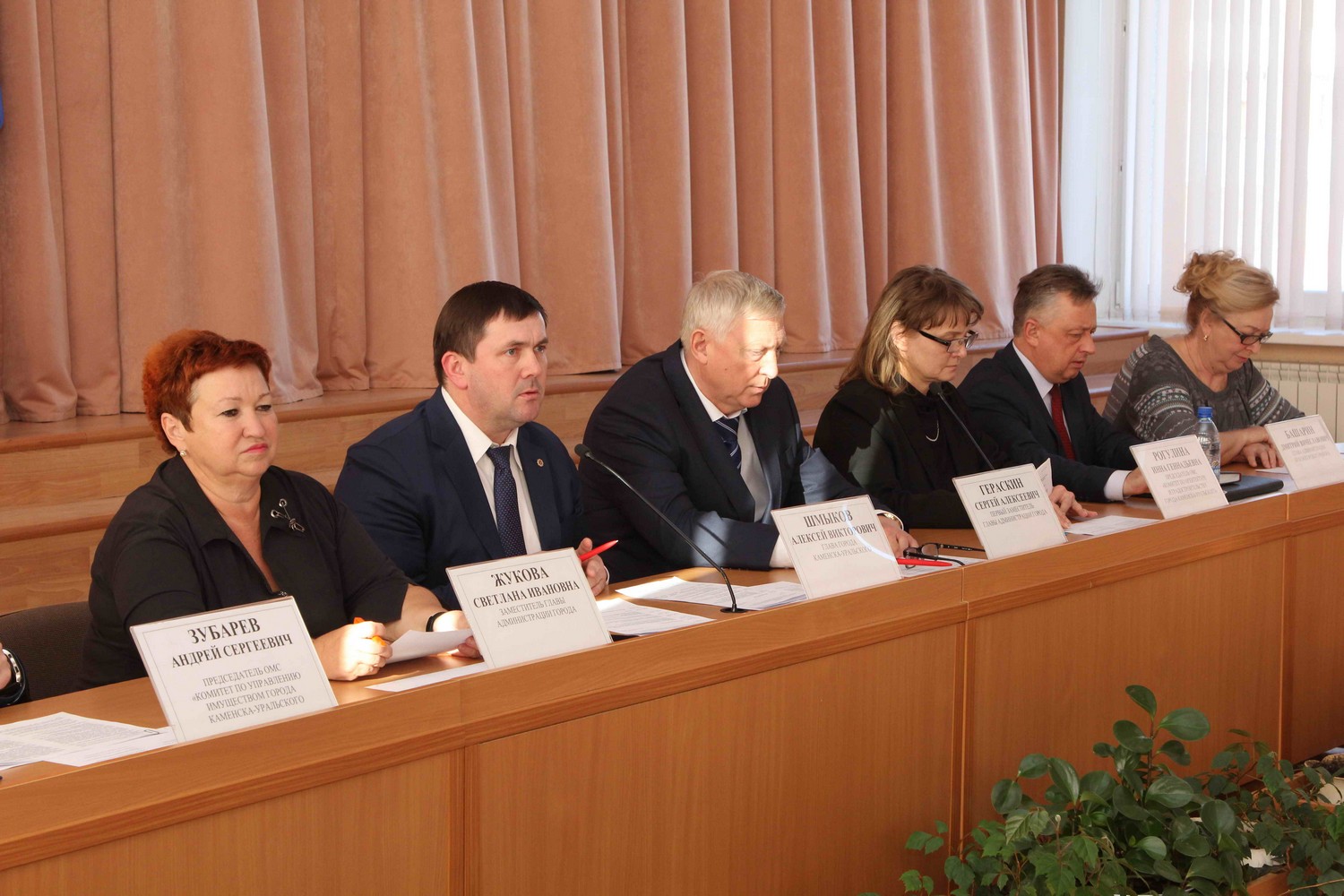 Власти Каменска-Уральского встретились с садоводами – тех интересовали транспортная доступность, обращение с ТКО и регистрация домов-дач