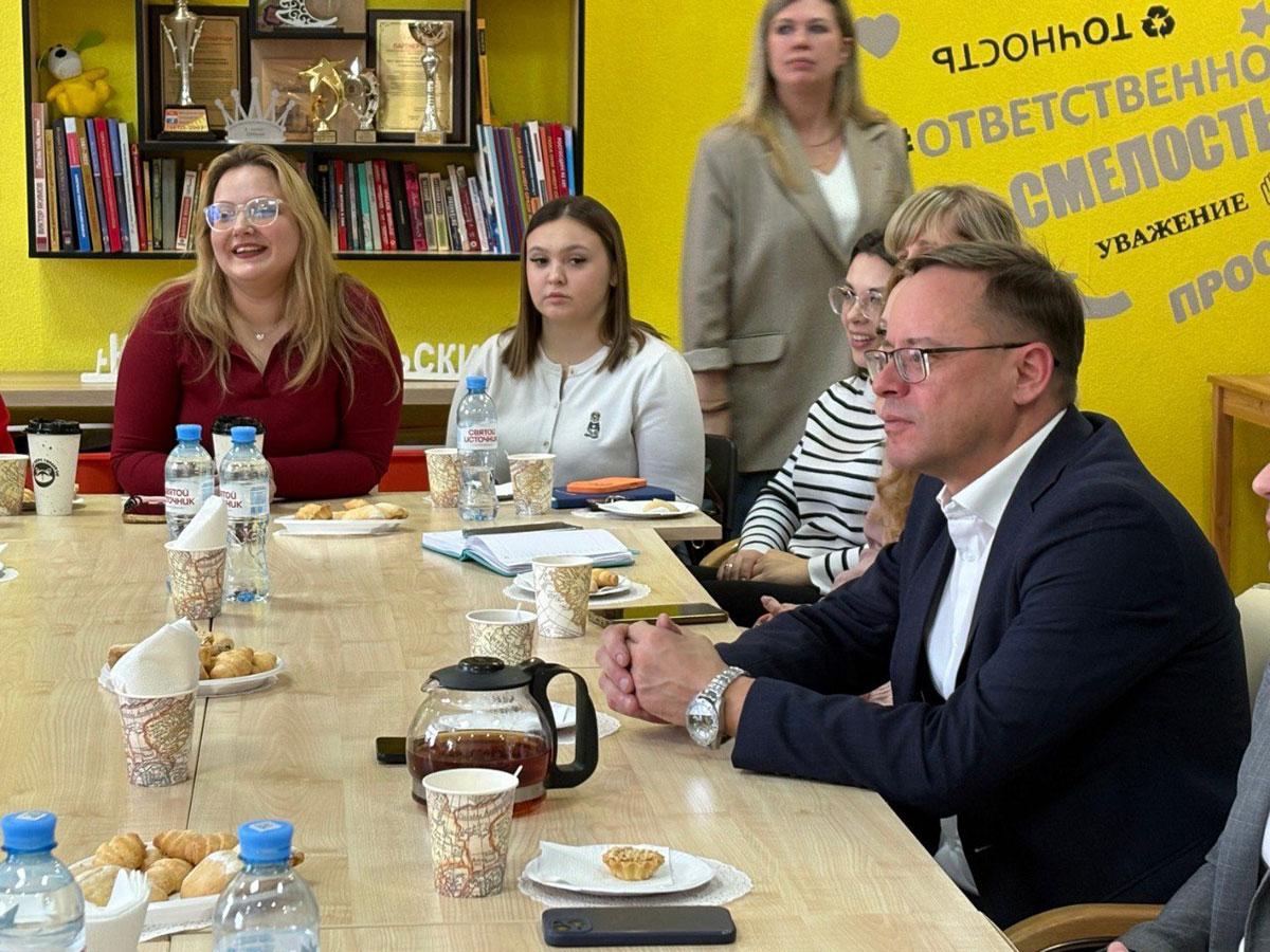 В Каменске-Уральском создают Молодёжный совет при главе города | Мэр Каменска-Уральского Герасимов обсудил с молодёжью проекты города