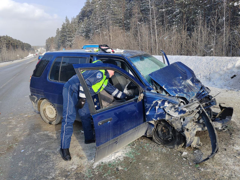 Смертельное столкновение на трассе Екатеринбург – Реж – Алапаевск: подробности | В Свердловской области произошло смертельное ДТП с участием двух автомобилей