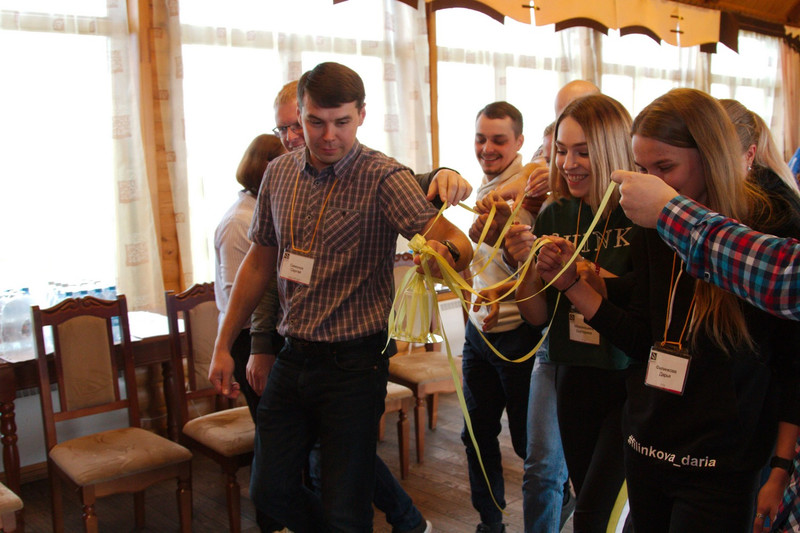 В рамках подготовки к ХV молодежному форуму ТМК «Горизонты» на СинТЗ прошел тренинг «Командообразование»