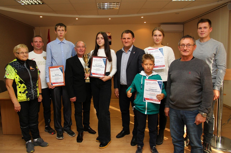 В Каменске-Уральском назвали тройку лучших спортсменов по итогам лета — все они призеры всероссийских соревнований и даже Европы В Каменске-Уральском назвали тройку лучших спортсменов по итогам лета — все они призеры всероссийских соревнований и даже Европы