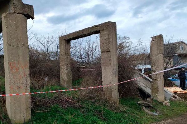 Рухнувшая плита раздавила школьника на заброшенной стройке