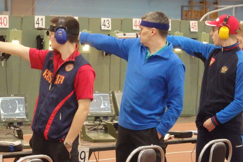 Один из лучших пистолетчиков страны живет в Каменске-Уральском. Он вошел в десятку в Ижевске на Чемпионате России по стрельбе из пневматики!