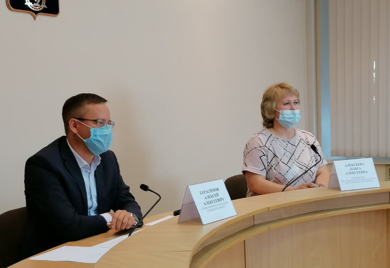 На одном из маршрутов с августа стало больше автобусов, но проблема с нехваткой водителей не исчезла в Каменске. Это последствия 2020 года!