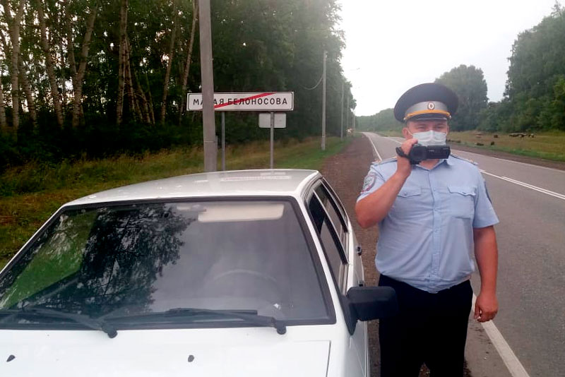 Ловят нетрезвых и тех, кто любит обгонять по встречной: ежедневно в места, где происходили ДТП, выезжают экипажи ГИБДД Каменска-Уральского