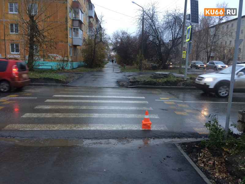 Женщина за рулем Форд Фокус сбила пятнадцатилетнюю девушку на пешеходнике по ул. 4-ой Пятилетки в Каменске-Уральском. Ребенок в больнице