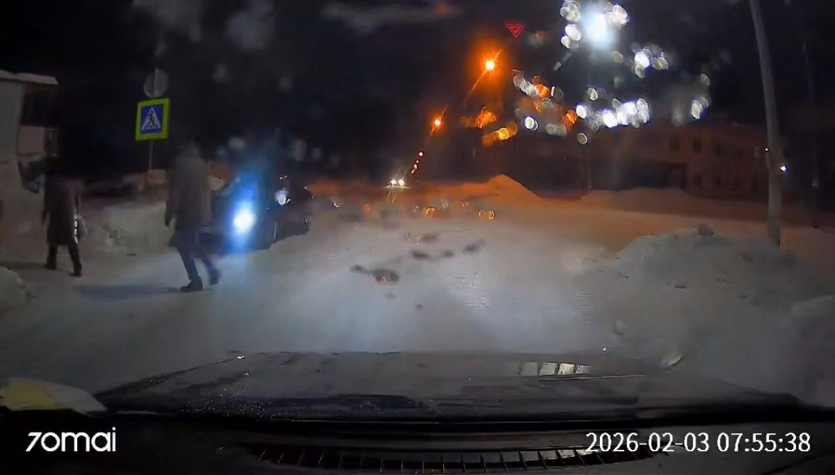 В Каменске-Уральском ищут водителя, сбившего пешехода и скрывшегося с места ДТП | ГИБДД проверяет наезд на пешехода в Каменске-Уральском после видео в соцсетях