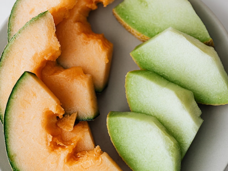 Диетолог рассказала о вреде дыни для некоторых людей