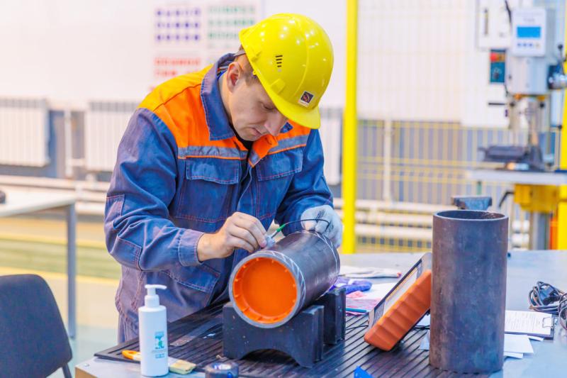 На Синарском трубном заводе выбрали лучших дефектоскопистов: кто стал победителем конкурса | СинТЗ назвал лучших специалистов по контролю качества