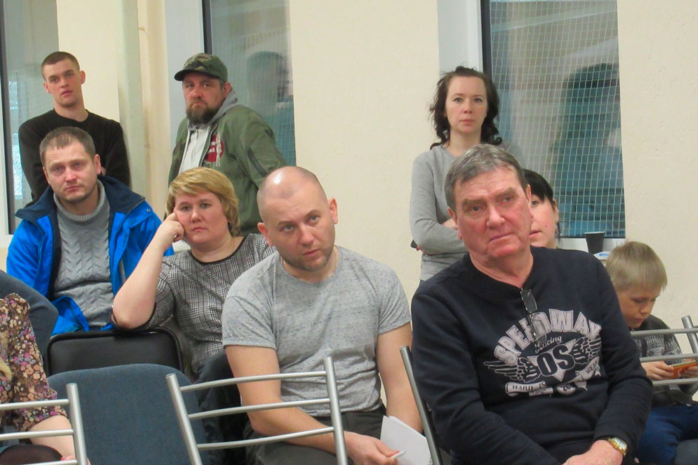 В Каменске обсуждали, как развивать хоккей и фигурное катание на фоне нехватки тренеров. Говорят, в новом учебном году ставки добавят