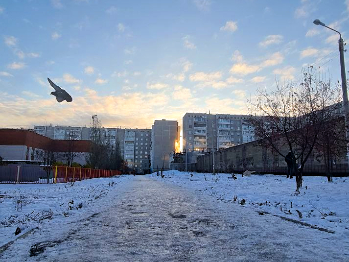 В Каменске-Уральском из-за гололеда страдают местные жители