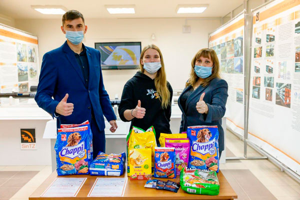 Работники СинТЗ придумали идею для акции «Щедрый вторник» - решили организовать сбор кормов для бездомных животных. В декабре увезут...