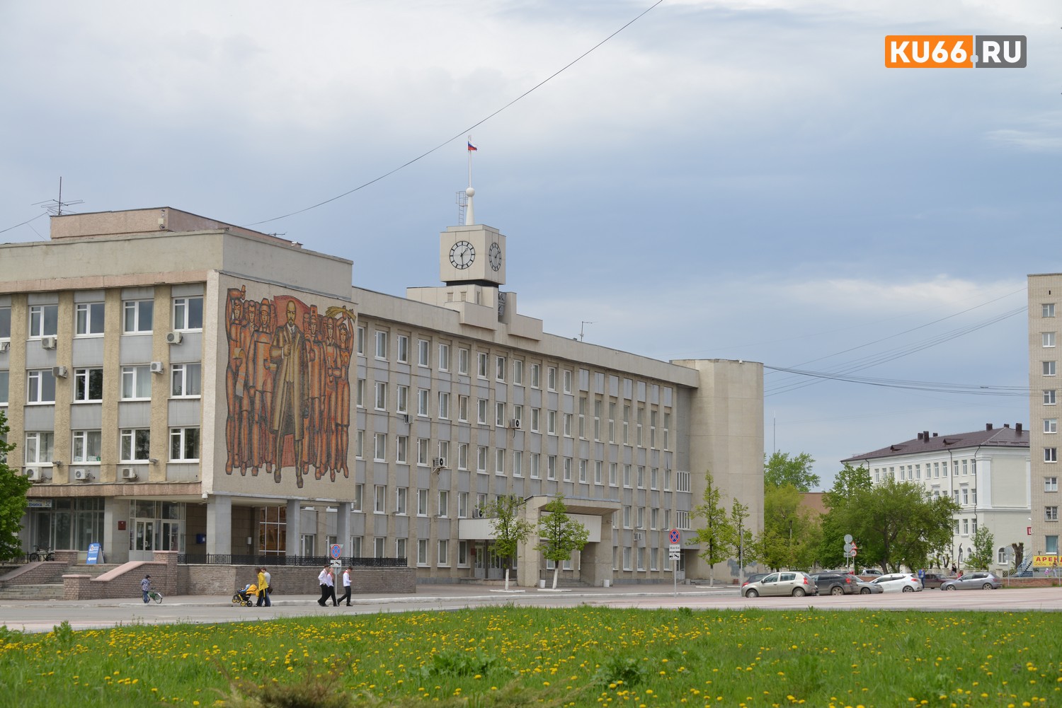 Горожане побывали на приеме у вице-мэра Каменска-Уральского Дениса Миронова – говорили о насущных проблемах. Теперь ждут официальный ответ