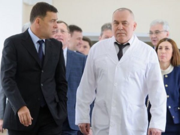 Глава областного Минздрава приехал в Каменск разобраться, действительно ли за сутки тут умерли 14 человек. «Информация не подтвердилась»