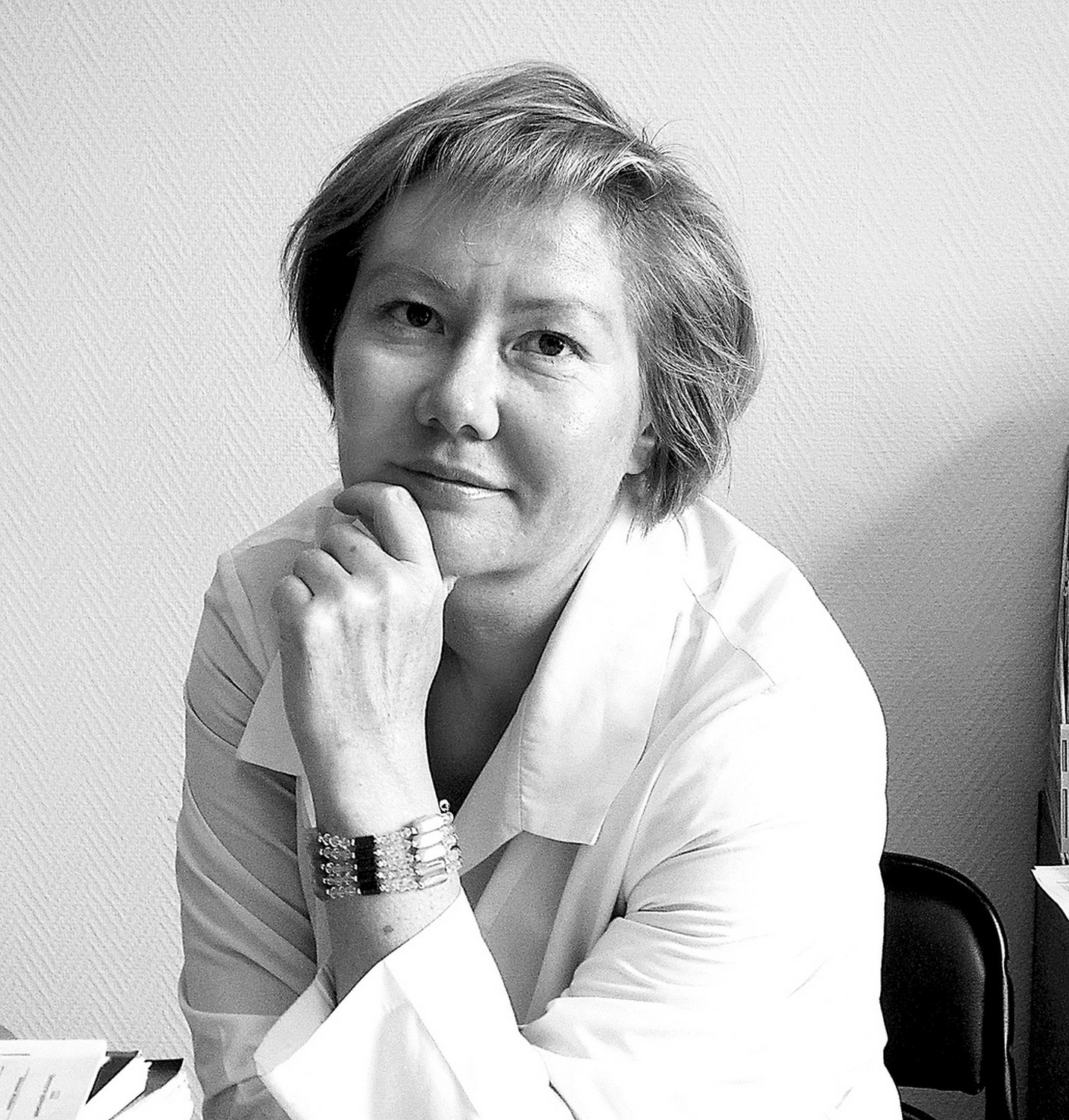 Фельдшер, а по совместительству самый загадочный поэт Каменска-Уральского устраивает литературный вечер. В конце встречи всех ждет сюрприз!