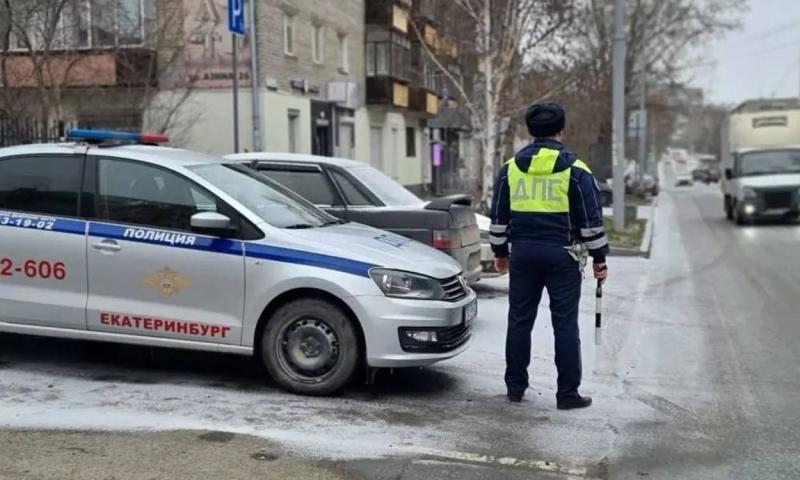 Рейд ГИБДД в Екатеринбурге — больше 70 нарушений от пользователей СИМ и велосипедистов | В Екатеринбурге за день оштрафовали более 70 водителей самокатов и велосипедов